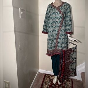 Pakistan/indian dress,SIZE Medium,Brand new without tags